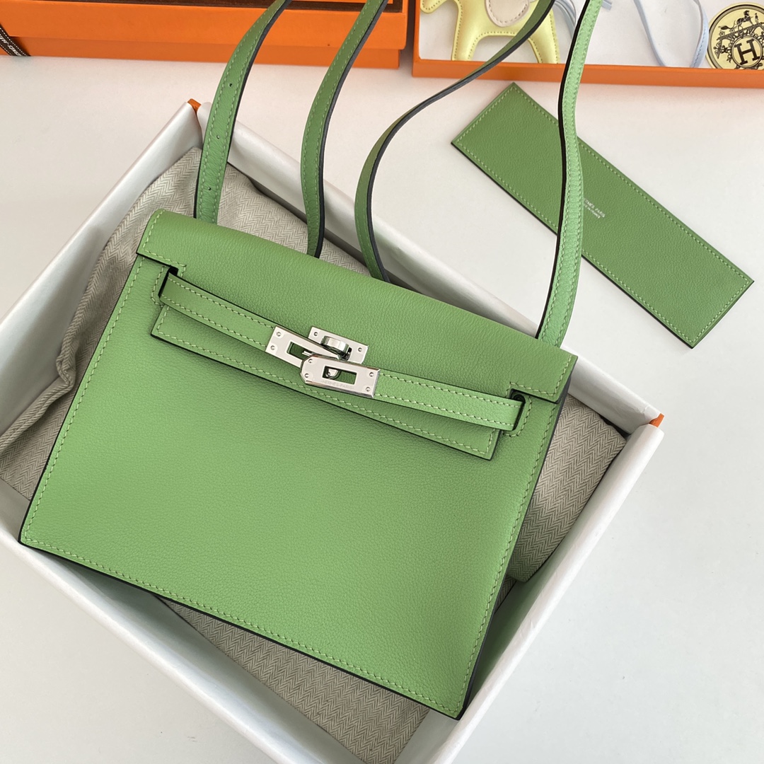 Hermes Kelly Danse Evercolor Bag In Green Kiwi Color